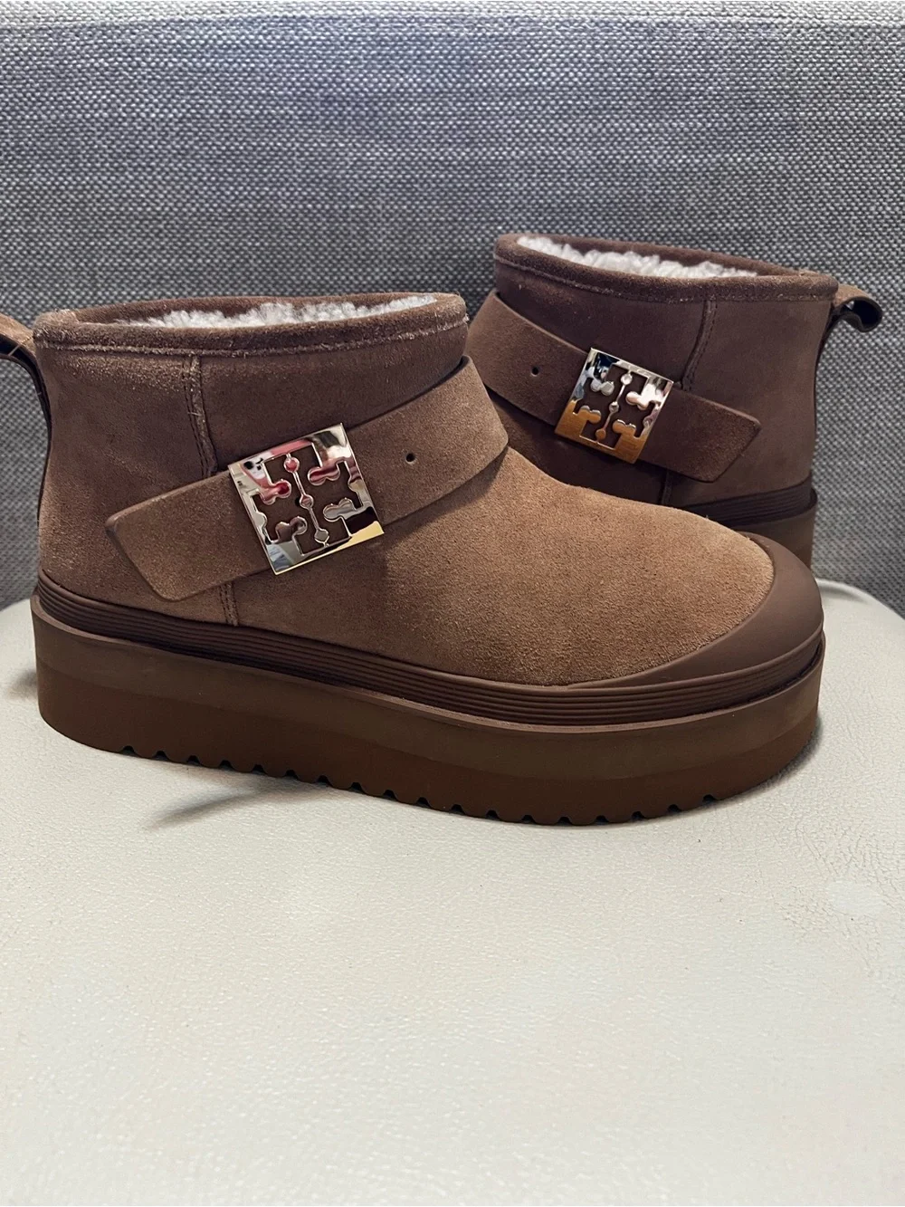 Tory Burch Mellow Tan Suede Shearling Platform Boots Women’s Size 6
